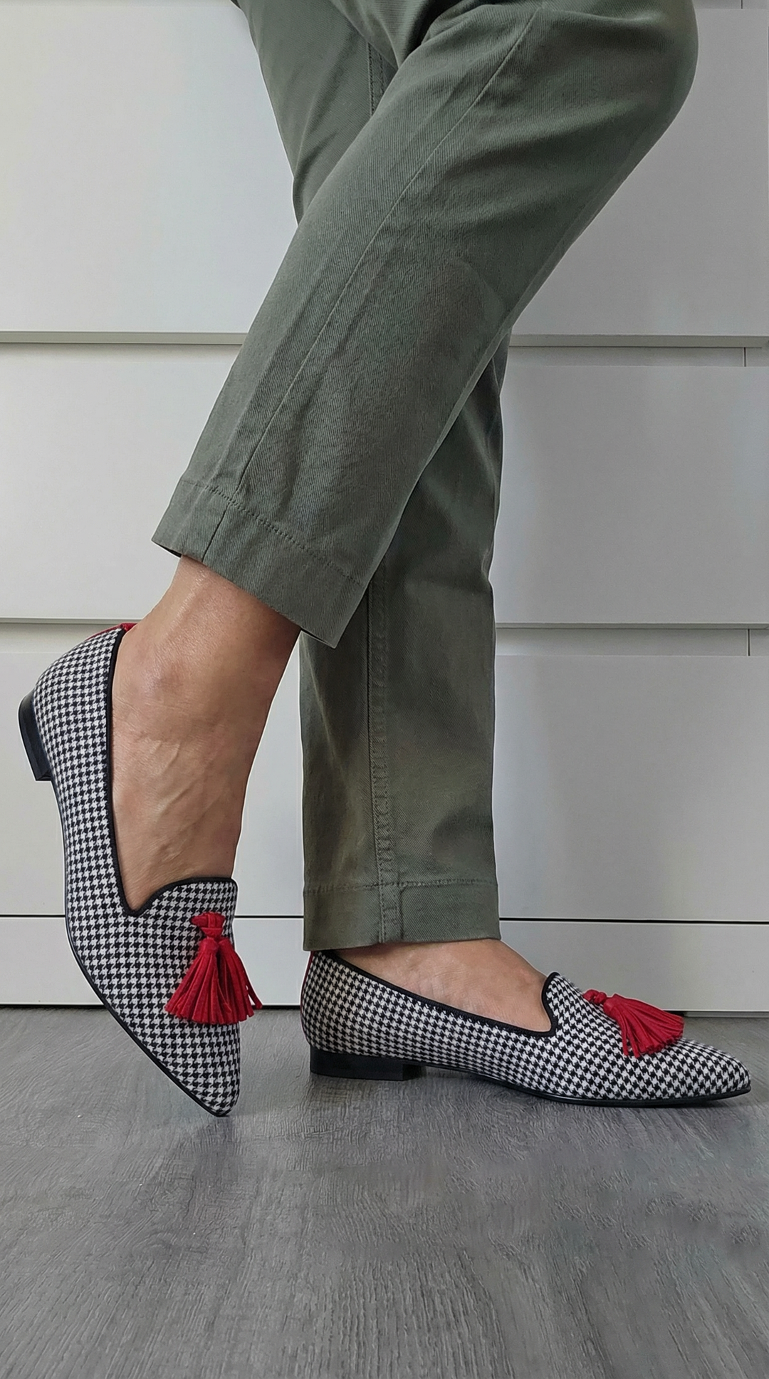 Pessia™ | Classic Tassel Pointed-Toe Loafers